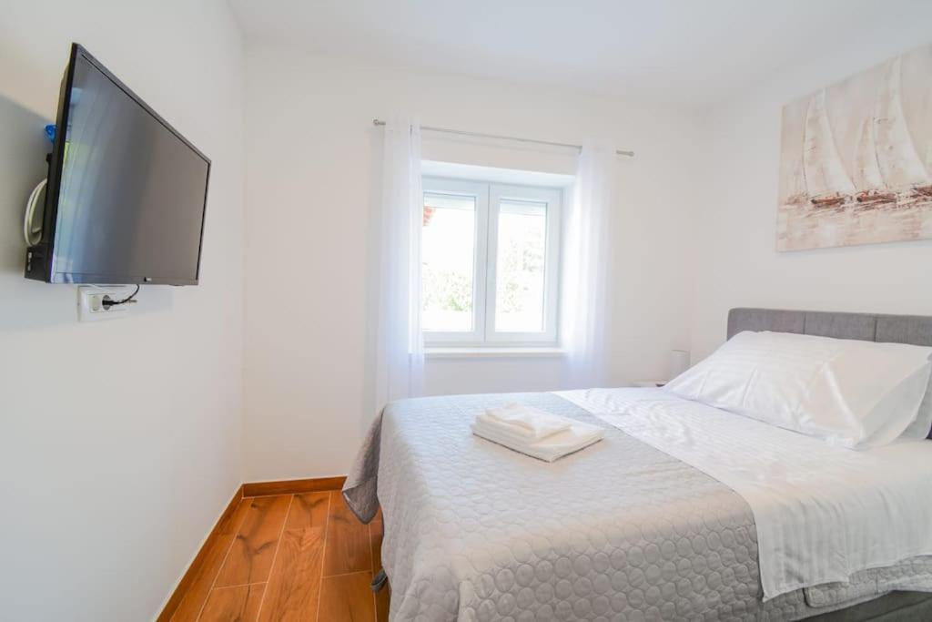 Villa With Amazing View And A Private Pool, Susnjar 1 Kruševo Extérieur photo