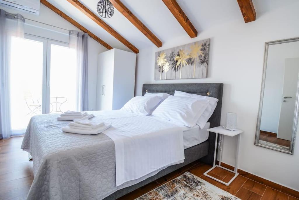Villa With Amazing View And A Private Pool, Susnjar 1 Kruševo Extérieur photo